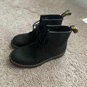 1460 WOMEN'S SMOOTH LEATHER LACE UP BOOTS